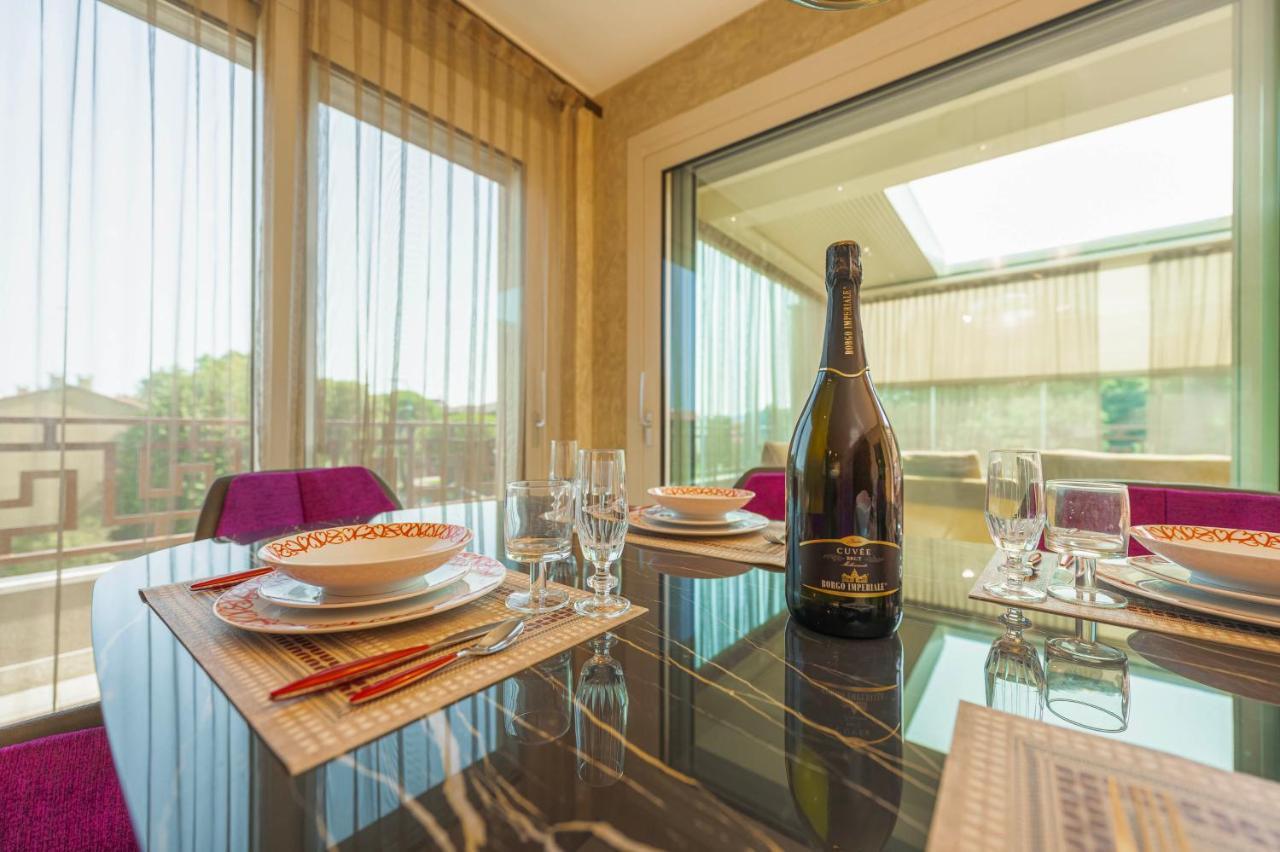 Venice New Luxury Penthouse - Free Parking And Roof Terrace Mestre Exterior foto