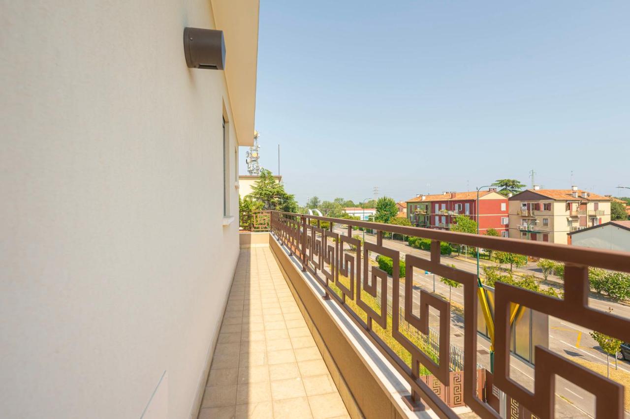Venice New Luxury Penthouse - Free Parking And Roof Terrace Mestre Exterior foto