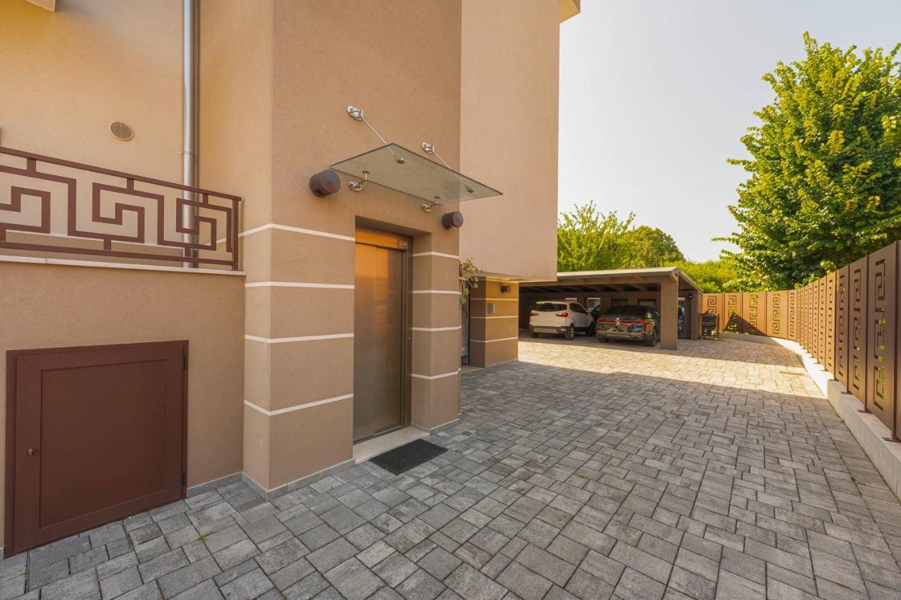Venice New Luxury Penthouse - Free Parking And Roof Terrace Mestre Exterior foto