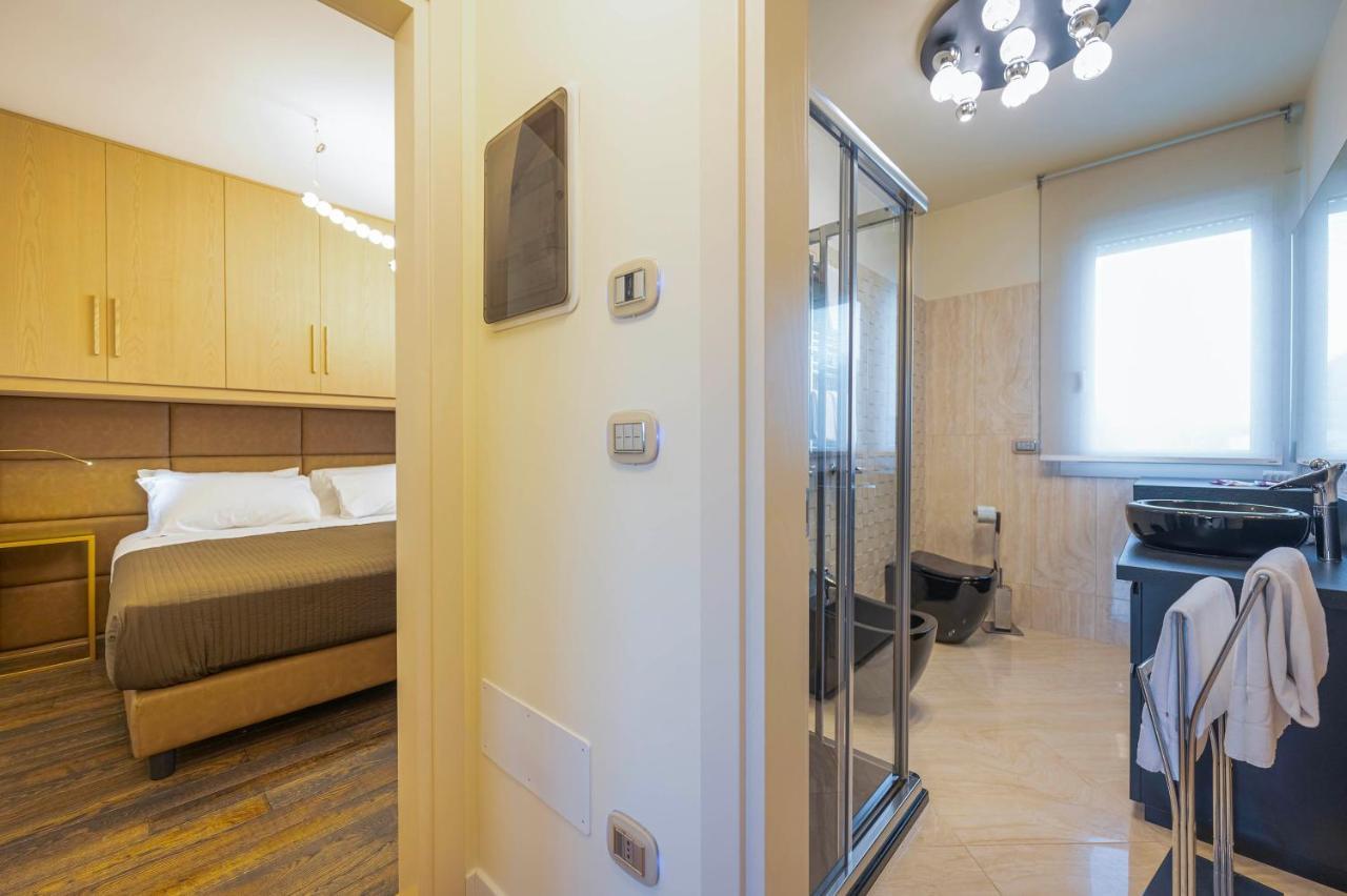 Venice New Luxury Penthouse - Free Parking And Roof Terrace Mestre Exterior foto